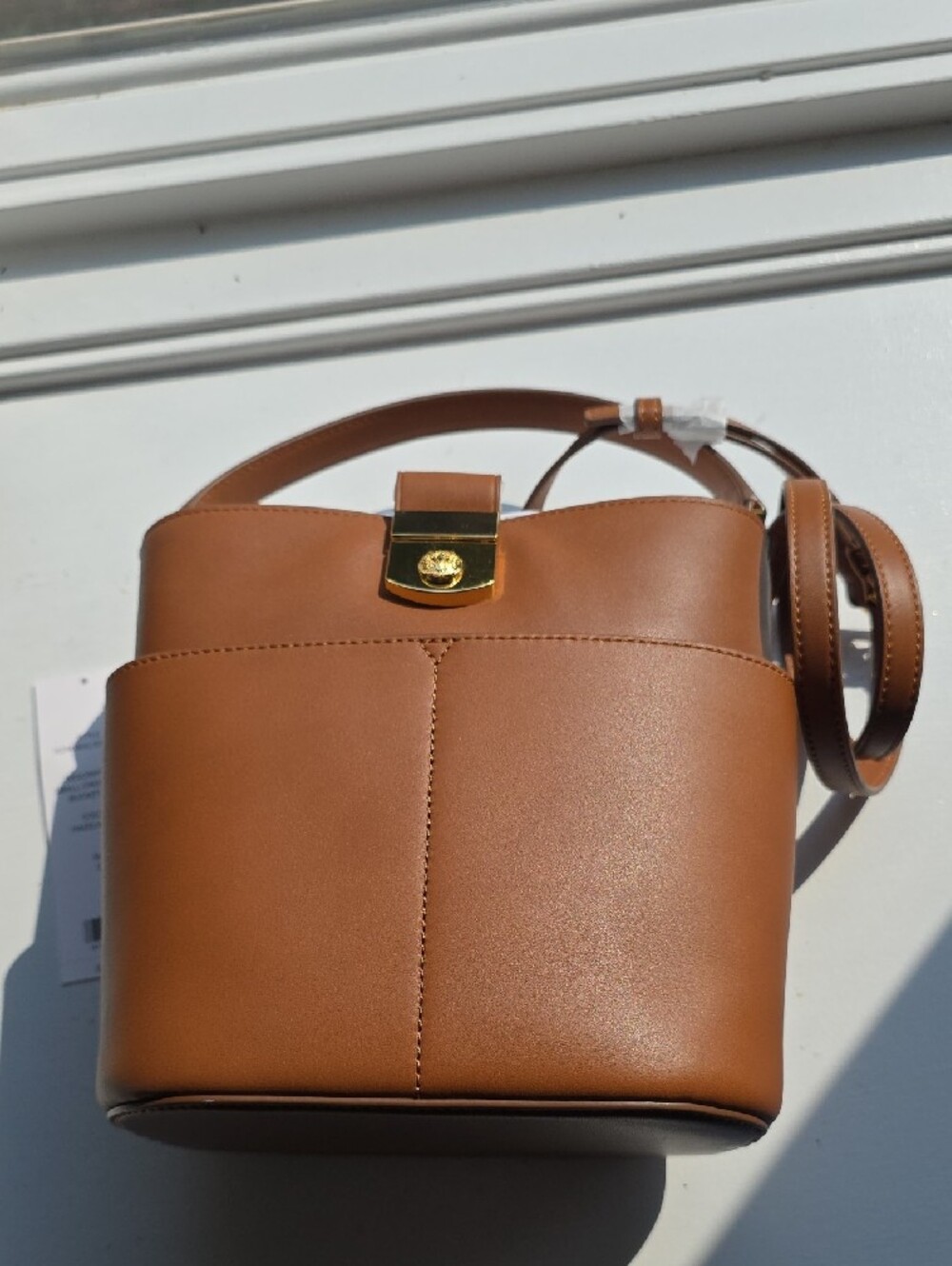 NWT Veronica Beard Small Crest Lock Bucket Bag Hazelwood Tan Leather Crossbody - Picture 7 of 10